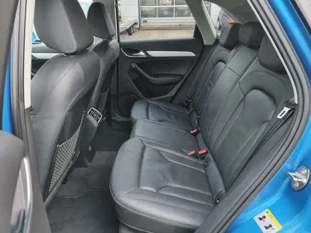 Audi Q3 view 24