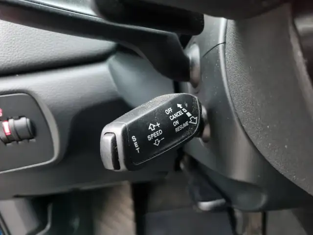 Audi Q3 view 18