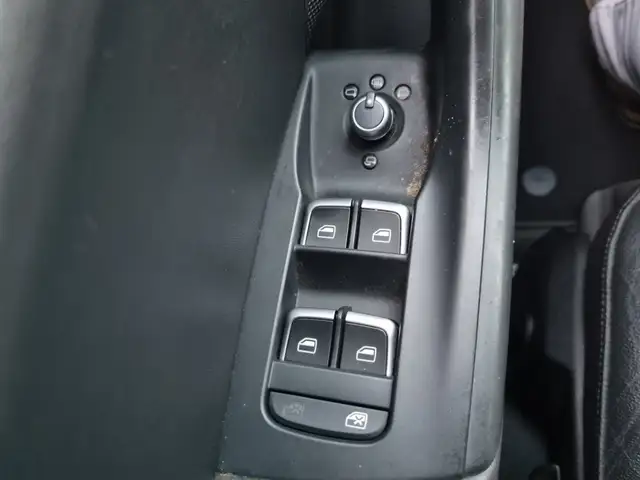 Audi Q3 view 25