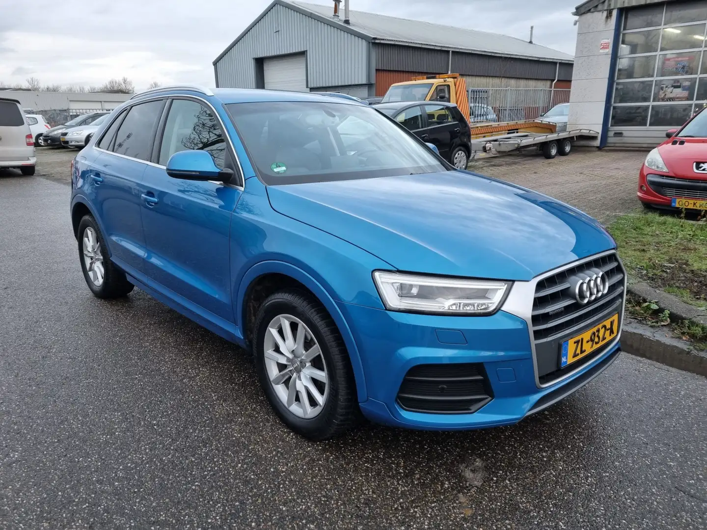 Audi Q3 2.0 TDI quattro Design Pro Line Plus S-Tronic Bj:2 Blau - 2