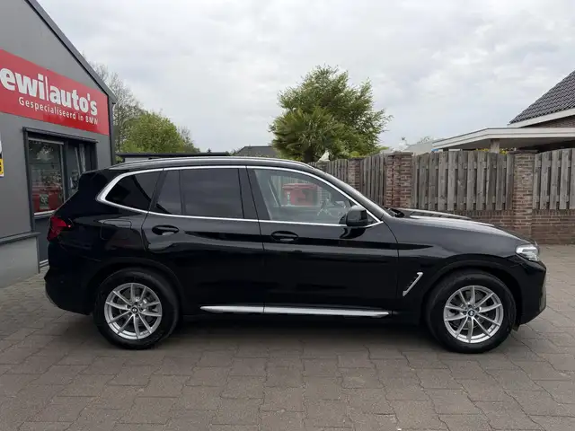BMW X3 view 13