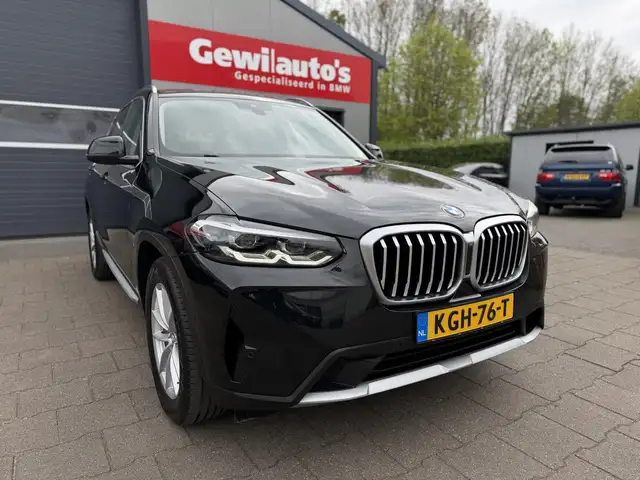 BMW X3 view 16