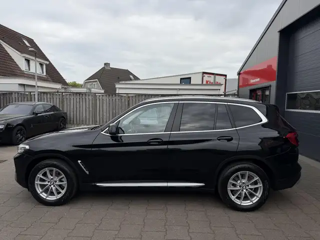 BMW X3 view 4