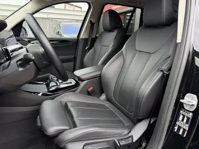 BMW X3 view 3