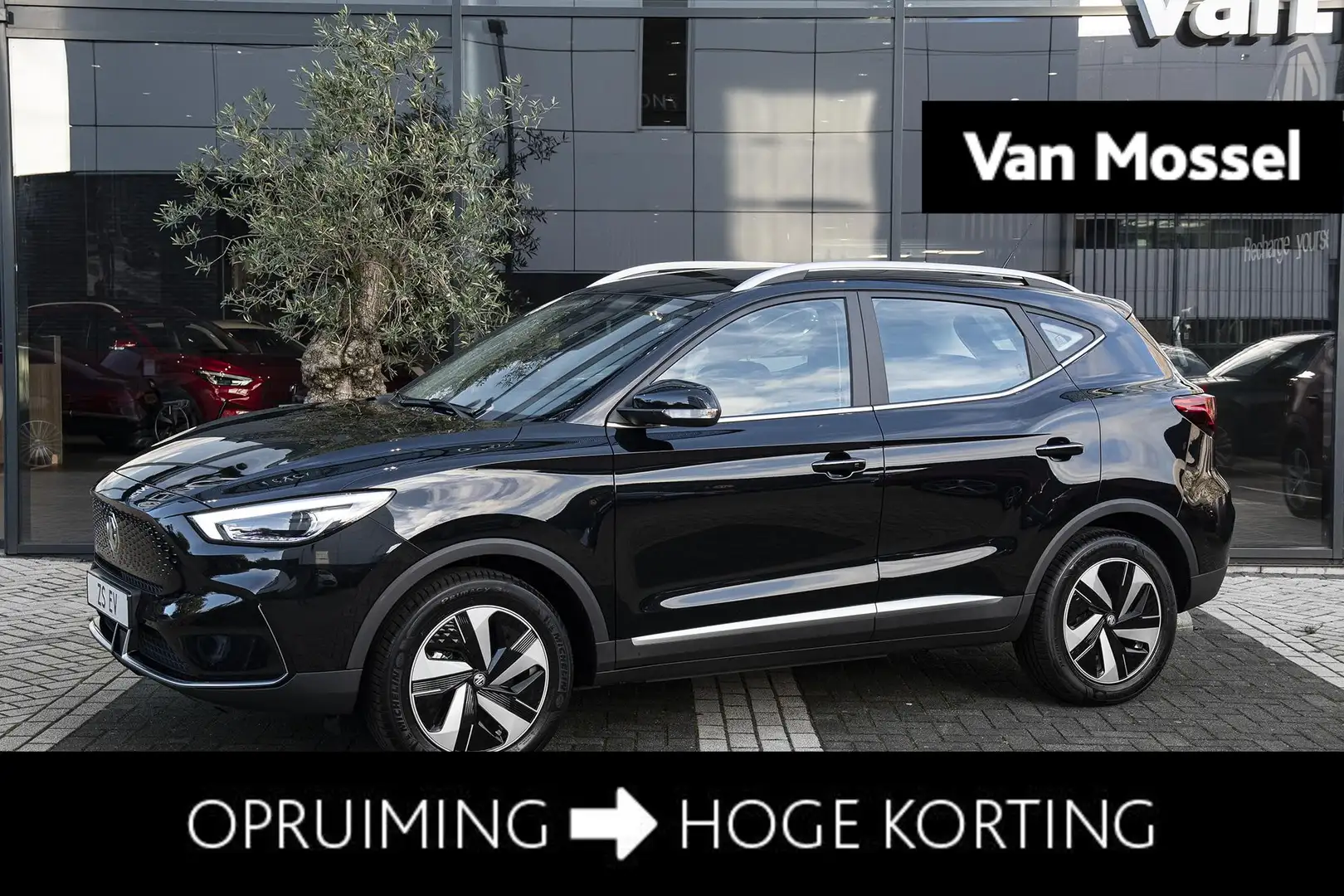 MG ZS EV Standard Range Luxury 51 kWh Voorraaddeal nu to Noir - 1