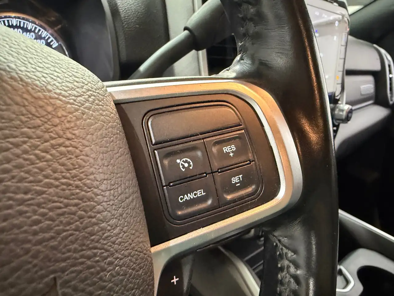 RAM 3500 снимка RAM 3500