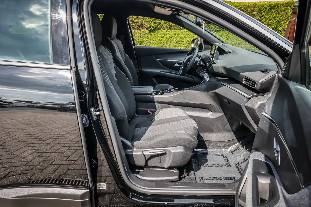 Peugeot 3008 BENZINE-HYBRID*AUTOMAAT*ACHTERUITRIJCAMERA*NAVIGATIE*ZETELVERWARMING* 23
