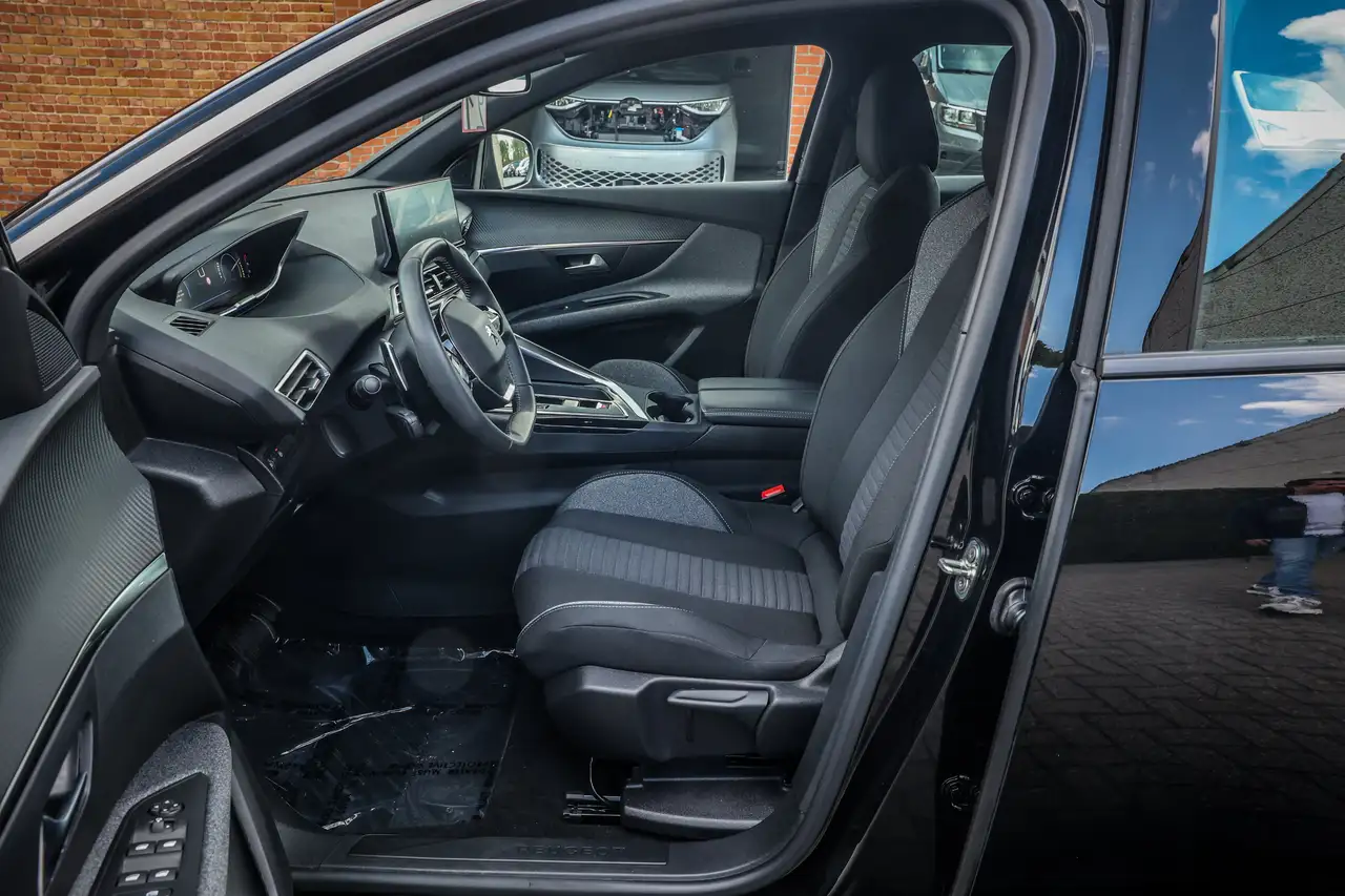 Peugeot 3008 BENZINE-HYBRID*AUTOMAAT*ACHTERUITRIJCAMERA*NAVIGATIE*ZETELVERWARMING* 10
