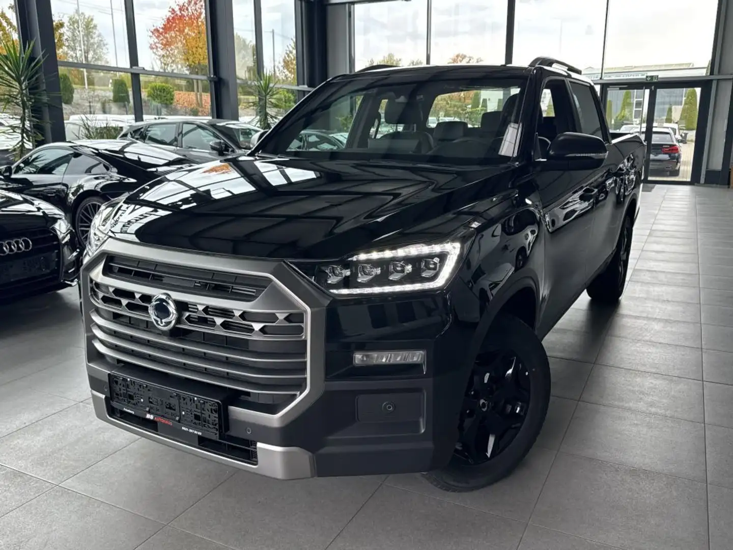 KGM Musso Grand 4WD Autm. Sapphire Černá - 1