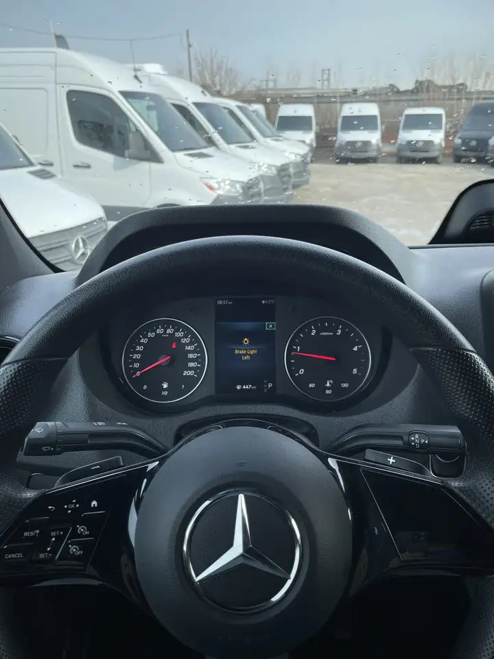 Mercedes-Benz Sprinter снимка Mercedes-Benz Sprinter