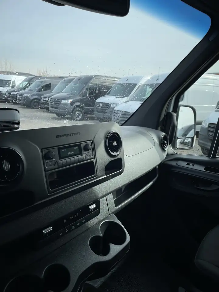 Mercedes-Benz Sprinter снимка Mercedes-Benz Sprinter