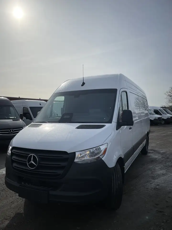 Mercedes-Benz Sprinter снимка Mercedes-Benz Sprinter