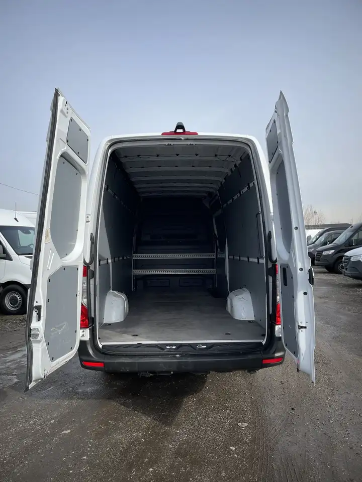 Mercedes-Benz Sprinter снимка Mercedes-Benz Sprinter