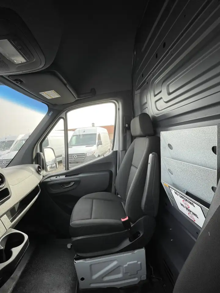 Mercedes-Benz Sprinter снимка Mercedes-Benz Sprinter
