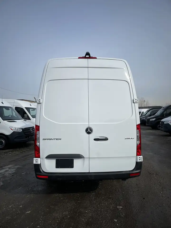 Mercedes-Benz Sprinter снимка Mercedes-Benz Sprinter