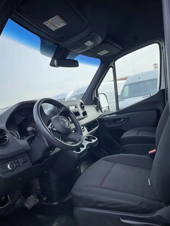 Mercedes-Benz Sprinter снимка Mercedes-Benz Sprinter