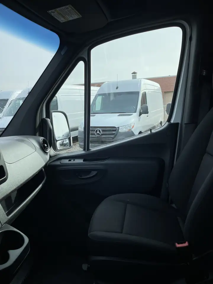 Mercedes-Benz Sprinter снимка Mercedes-Benz Sprinter
