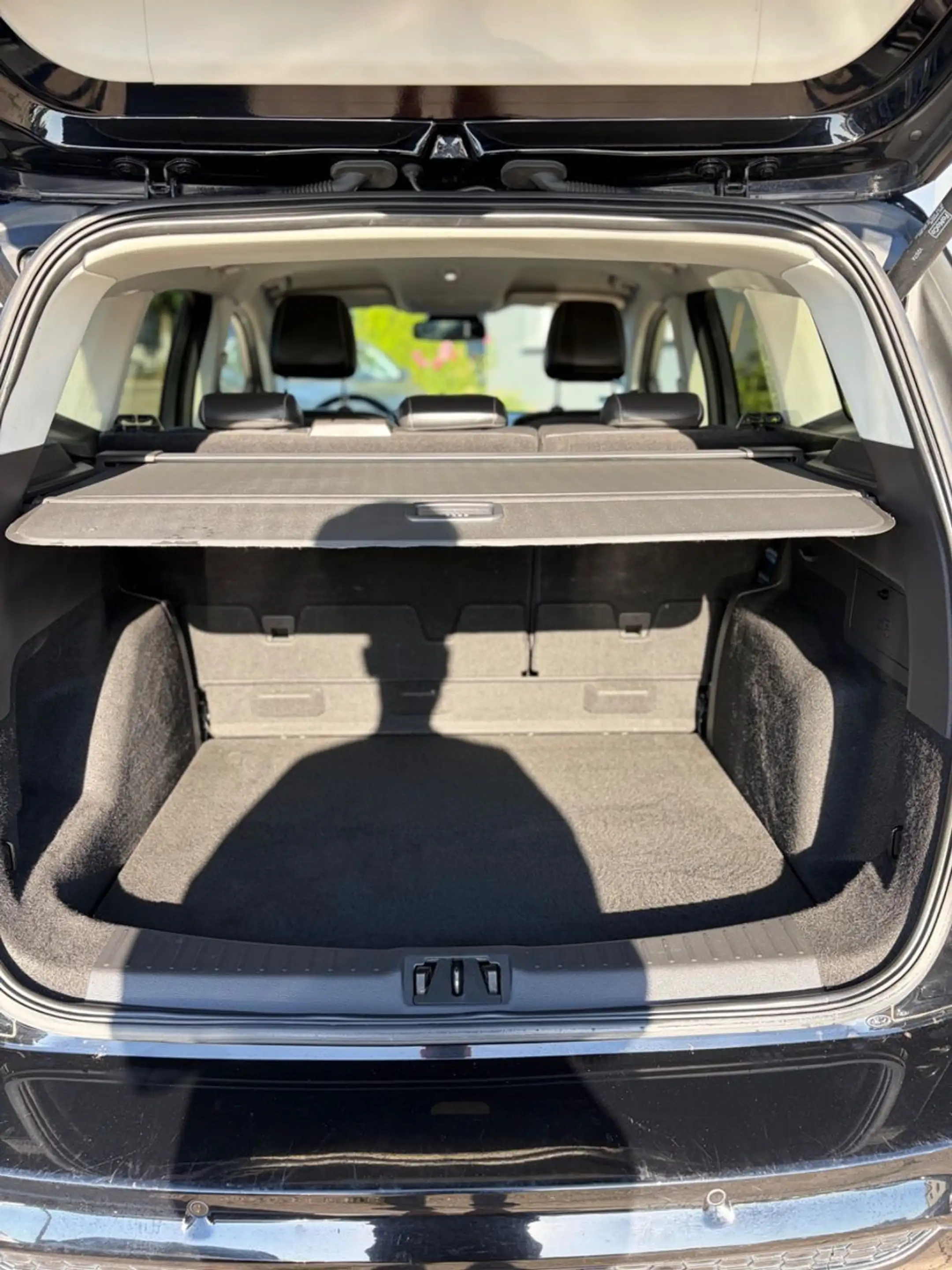 Ford Kuga Vignale — photo 11