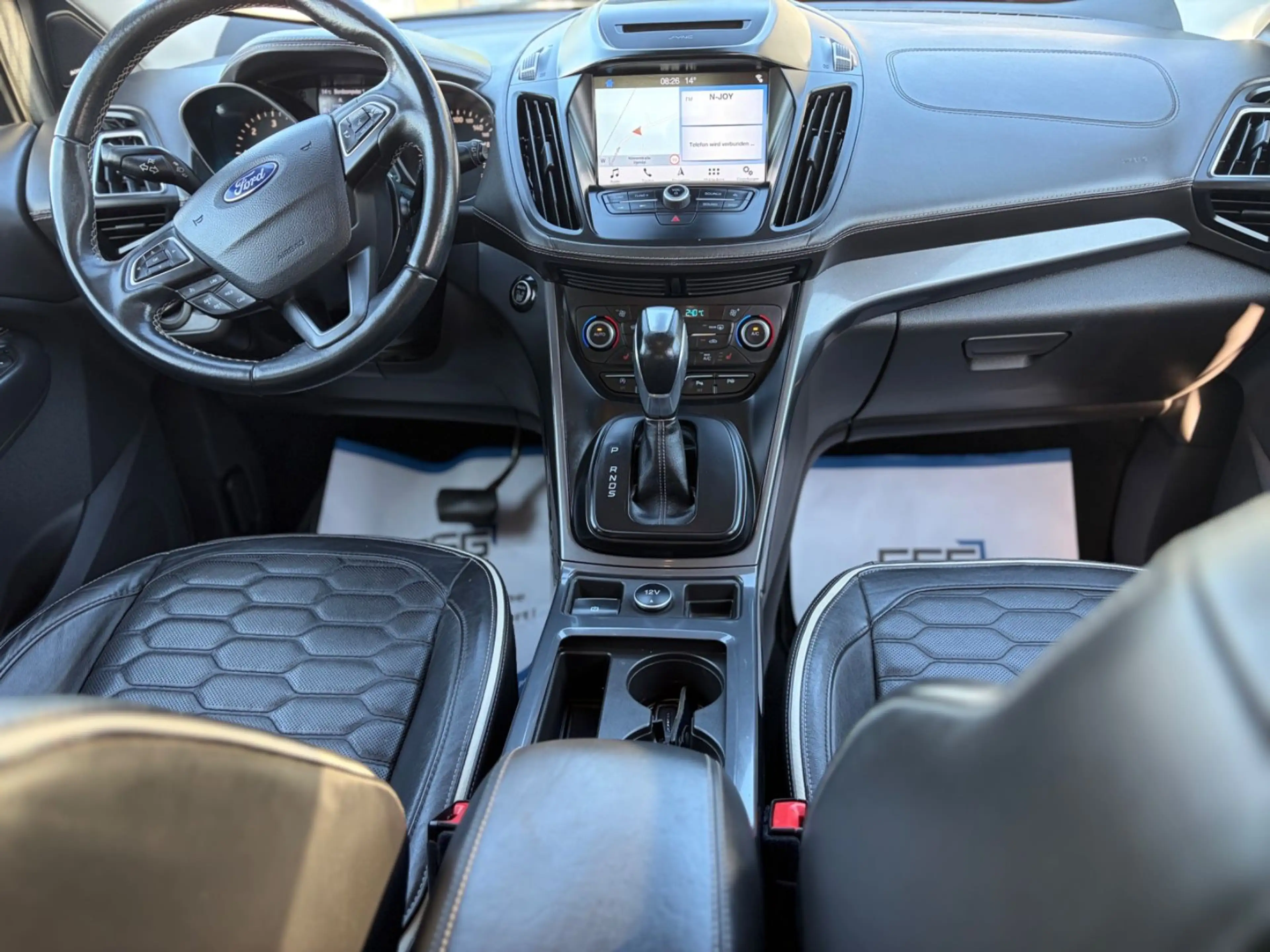 Ford Kuga Vignale — photo 13