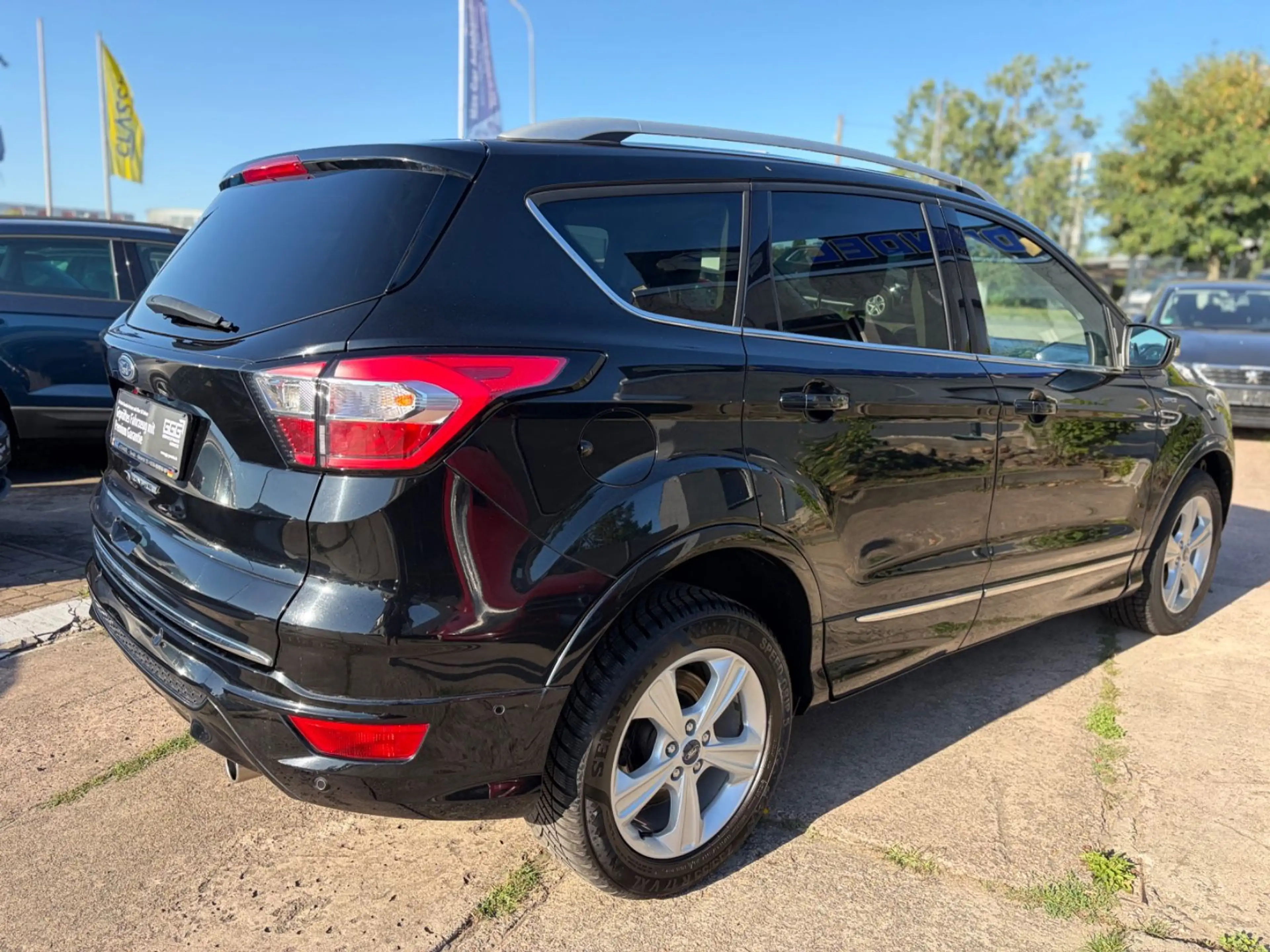Ford Kuga Vignale — photo 9