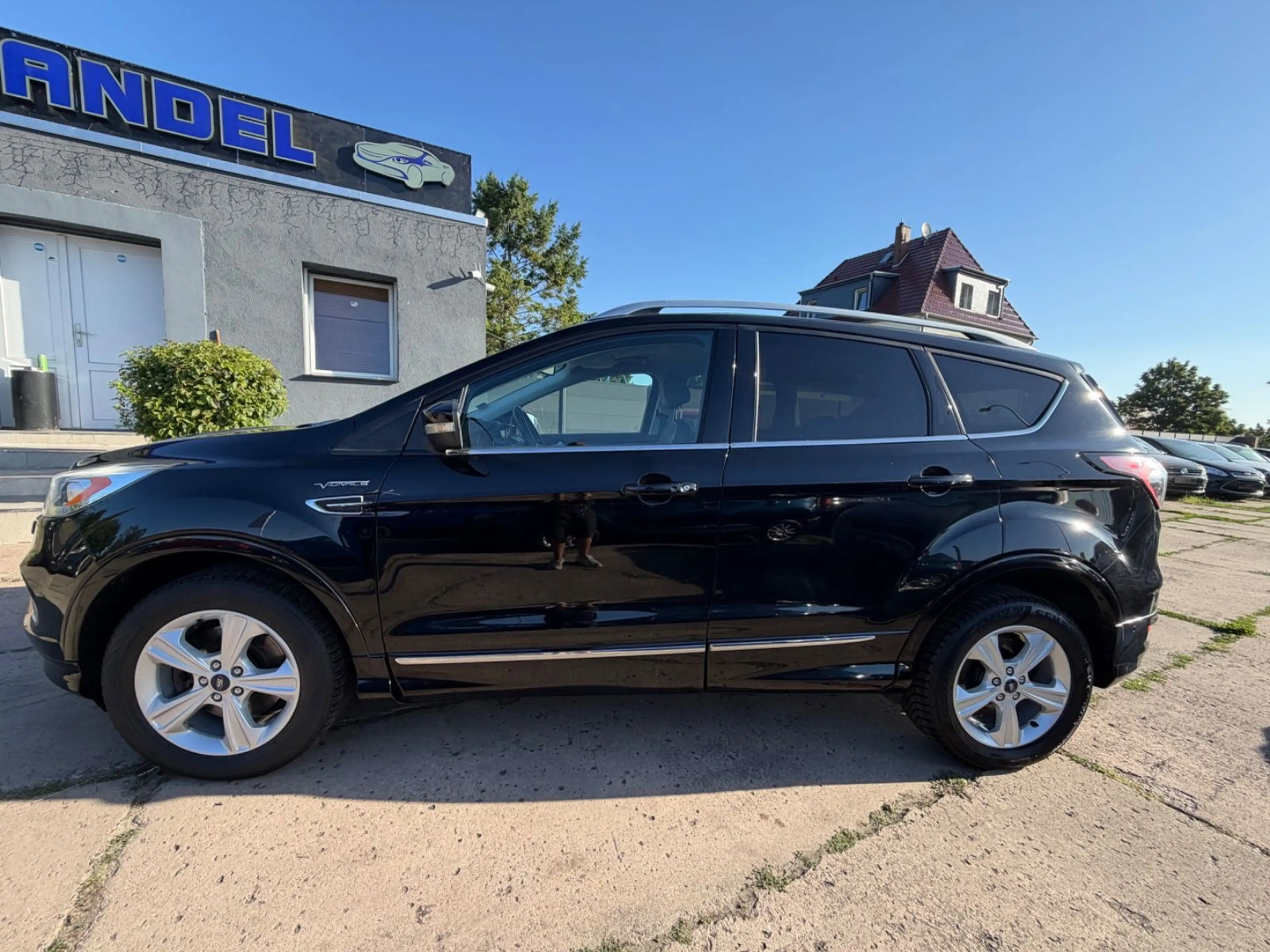Ford Kuga Vignale — photo 5