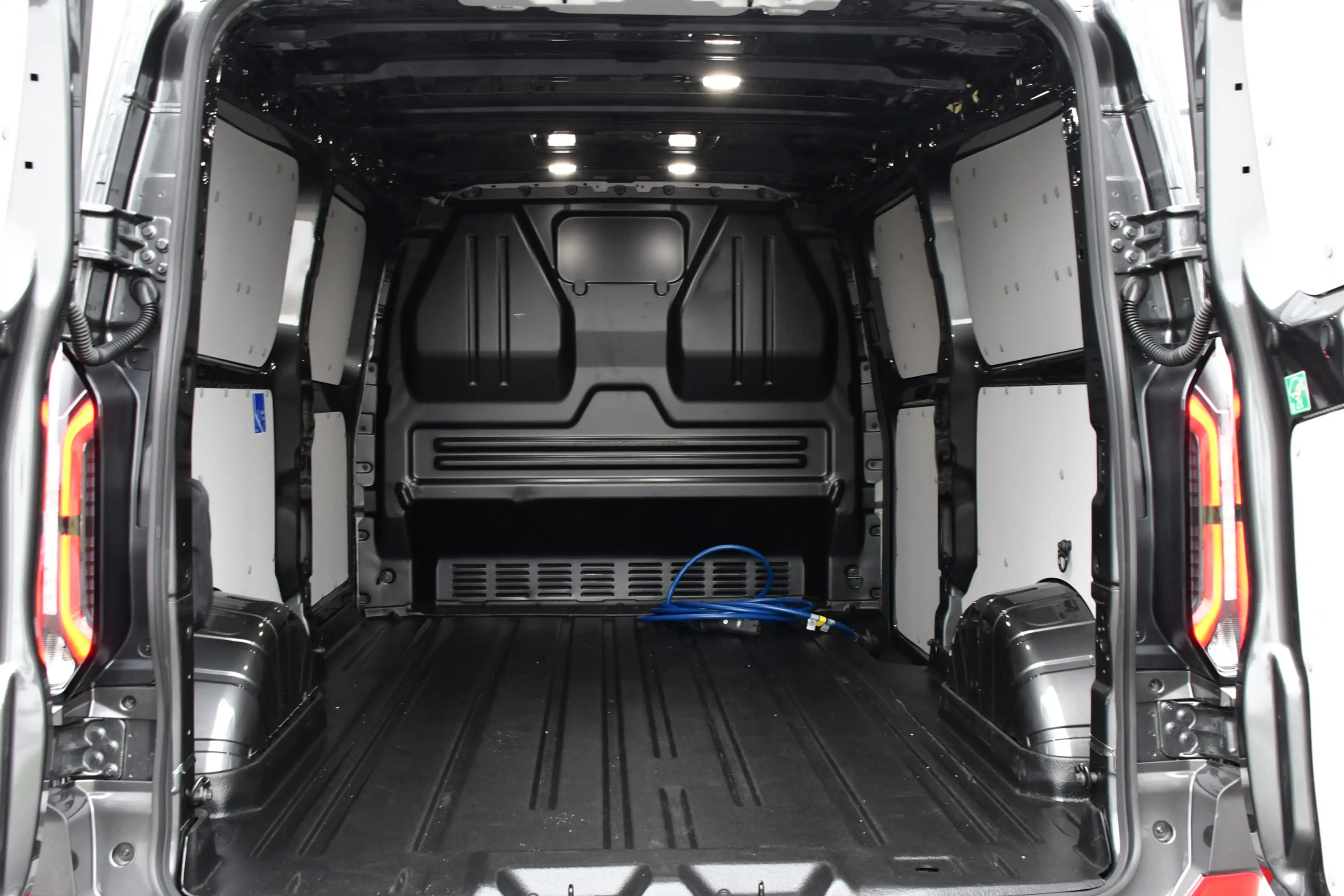 Ford E-Transit Cust. 340 L2H1 Limited 65 kWh PB Edition Virtual, — photo 36