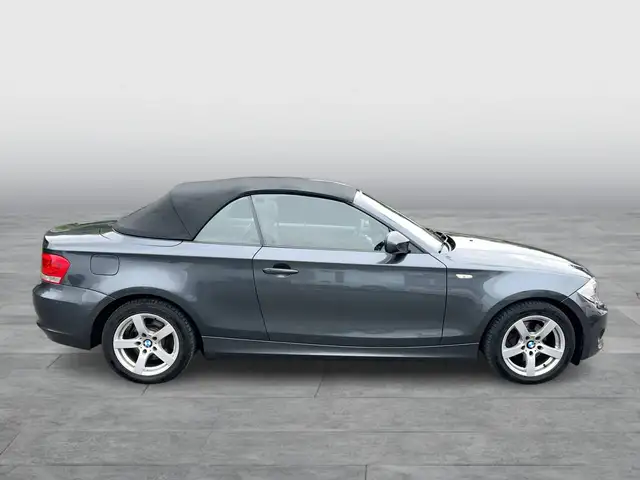 BMW 1 Series view 6