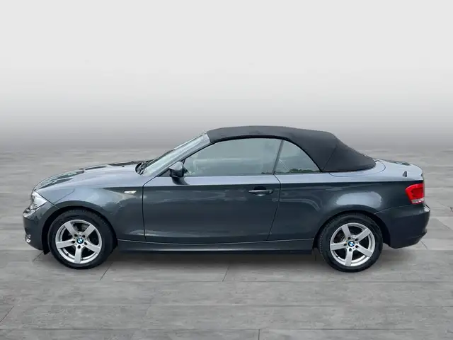 BMW 1 Series view 2