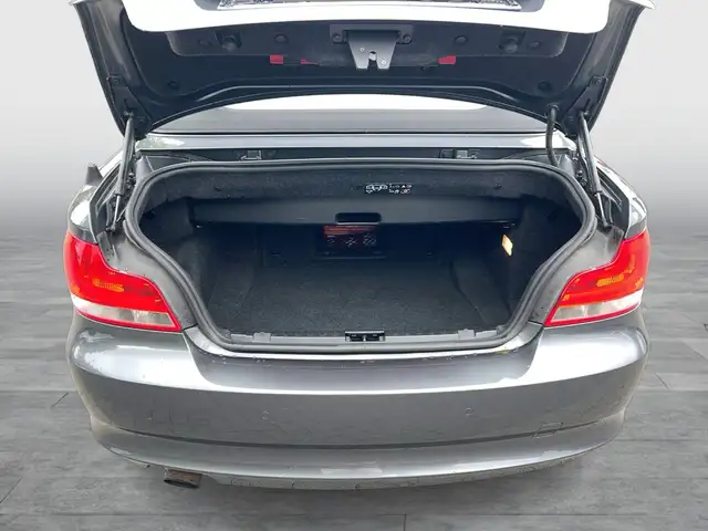 BMW 1 Series view 12