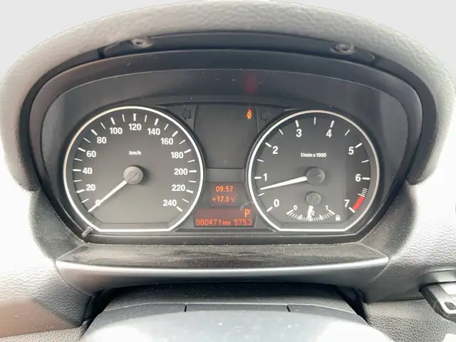BMW 1 Series view 10