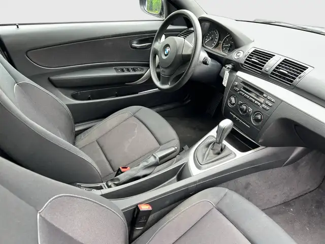 BMW 1 Series view 13