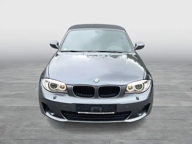 BMW 1 Series view 8