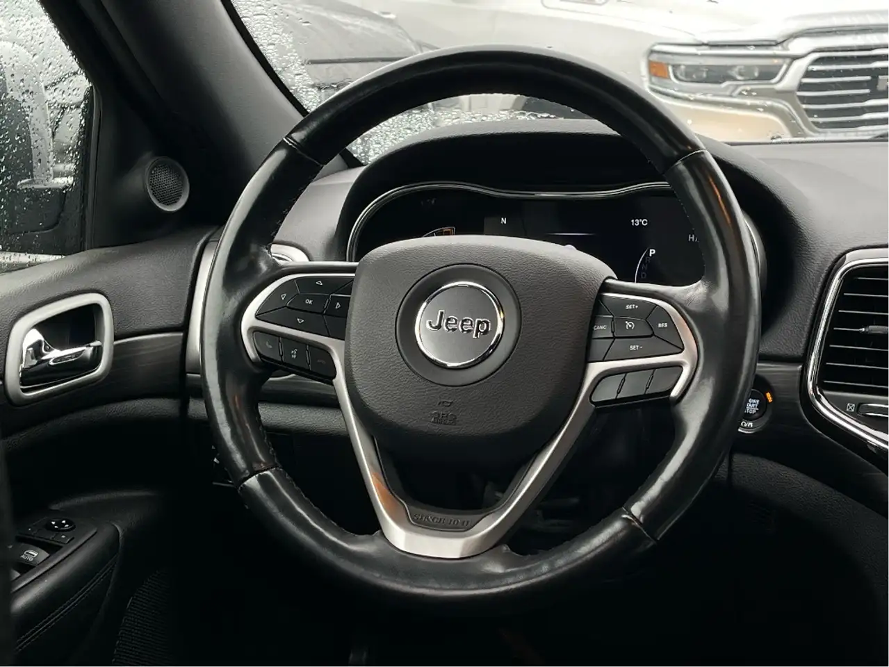 Jeep Grand Cherokee снимка Jeep Grand Cherokee