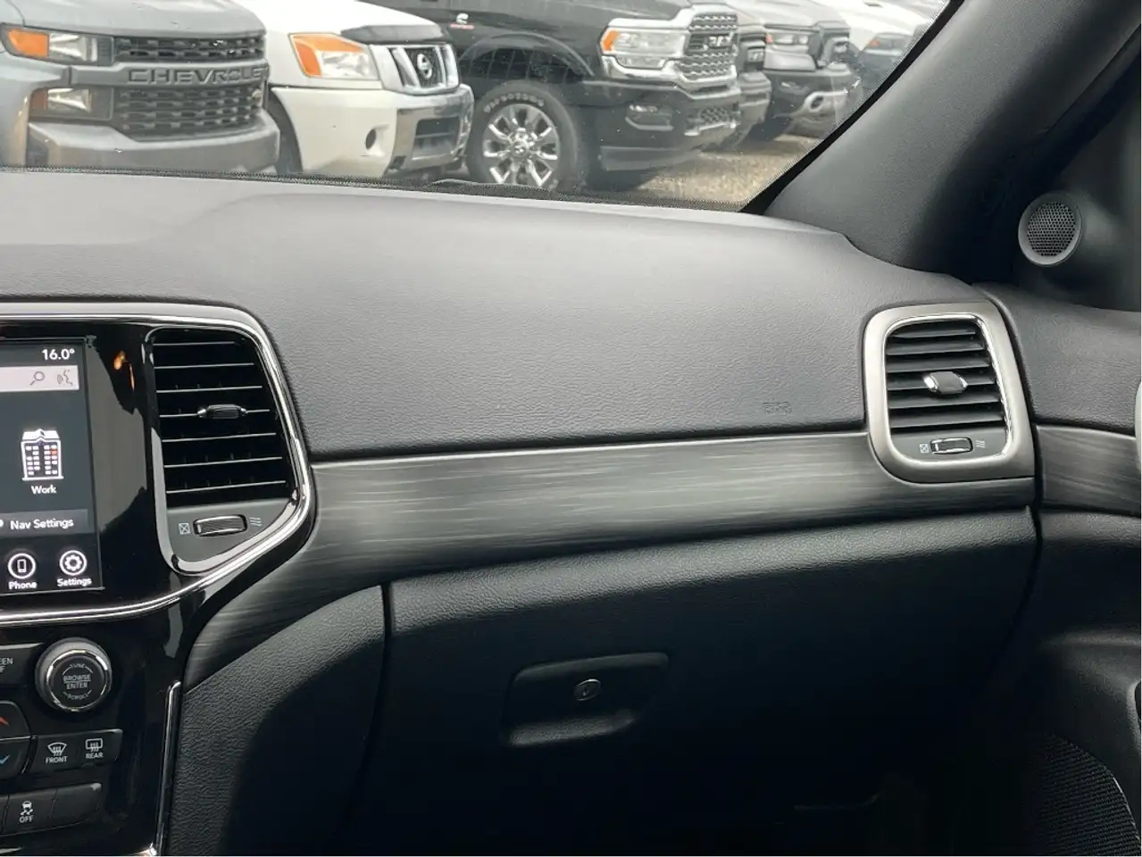 Jeep Grand Cherokee снимка Jeep Grand Cherokee