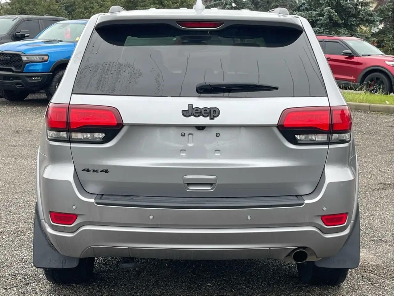 Jeep Grand Cherokee снимка Jeep Grand Cherokee