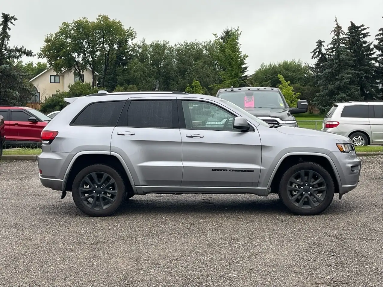 Jeep Grand Cherokee снимка Jeep Grand Cherokee