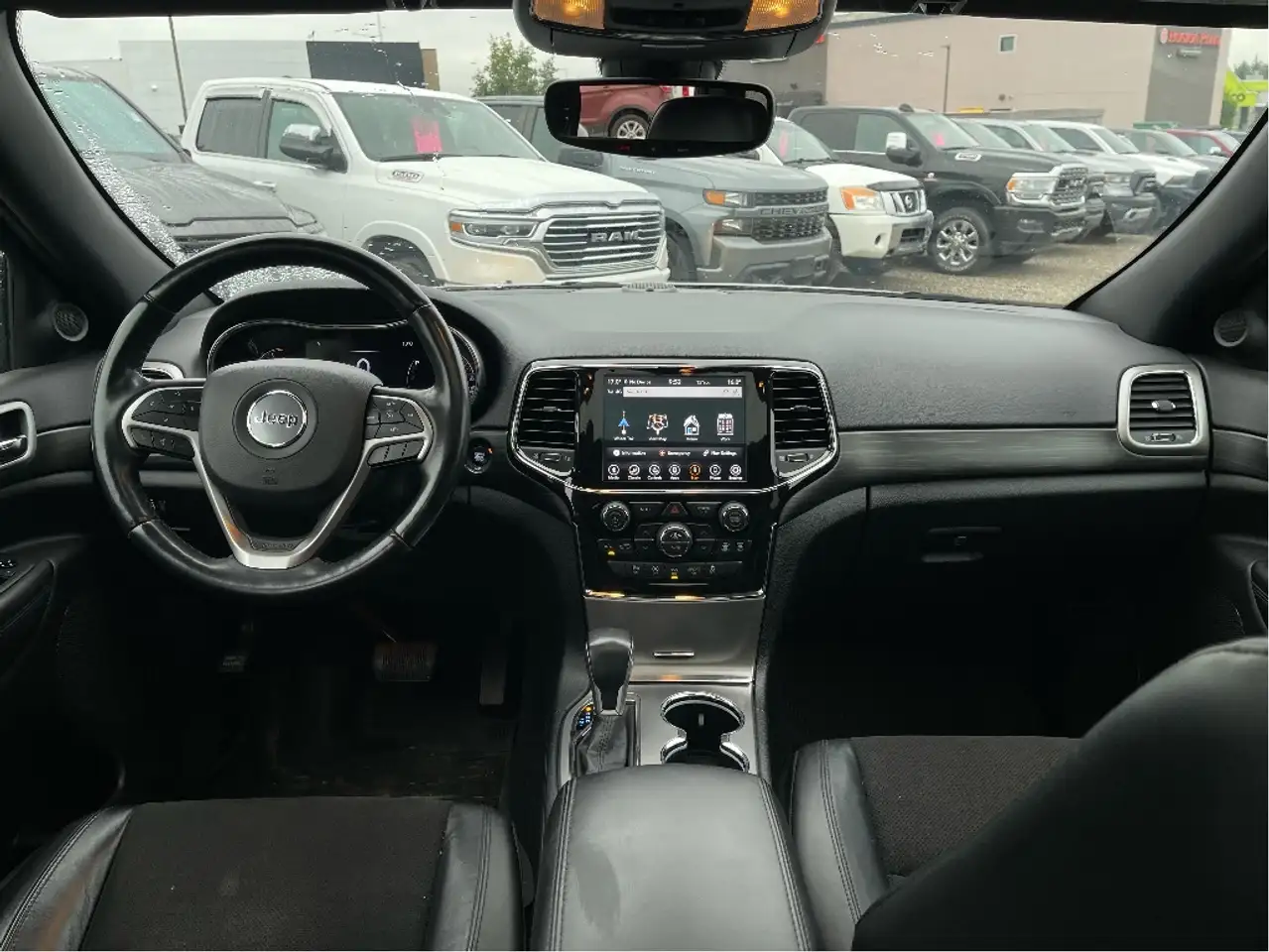 Jeep Grand Cherokee снимка Jeep Grand Cherokee