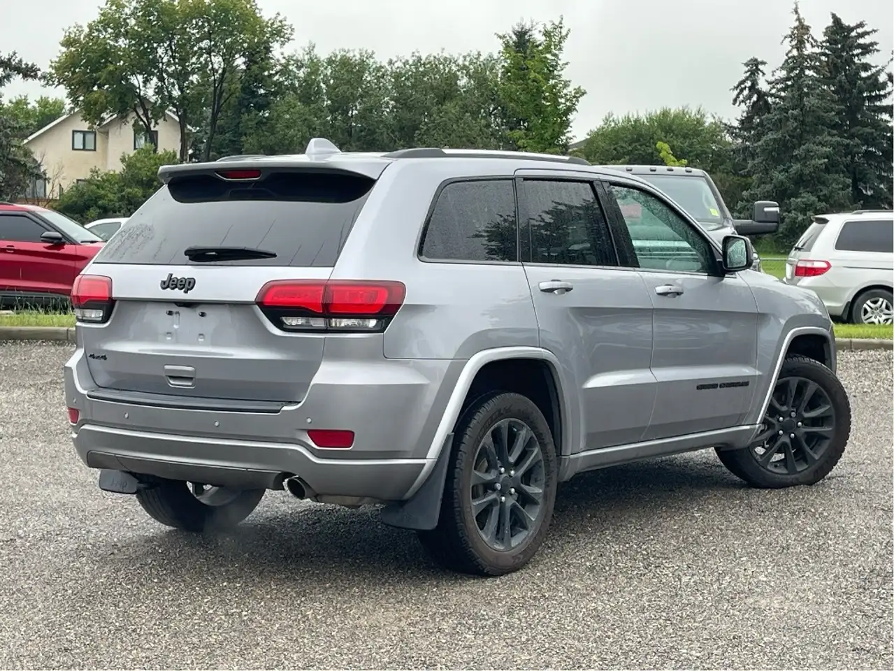 Jeep Grand Cherokee снимка Jeep Grand Cherokee