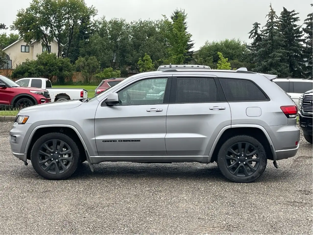 Jeep Grand Cherokee снимка Jeep Grand Cherokee