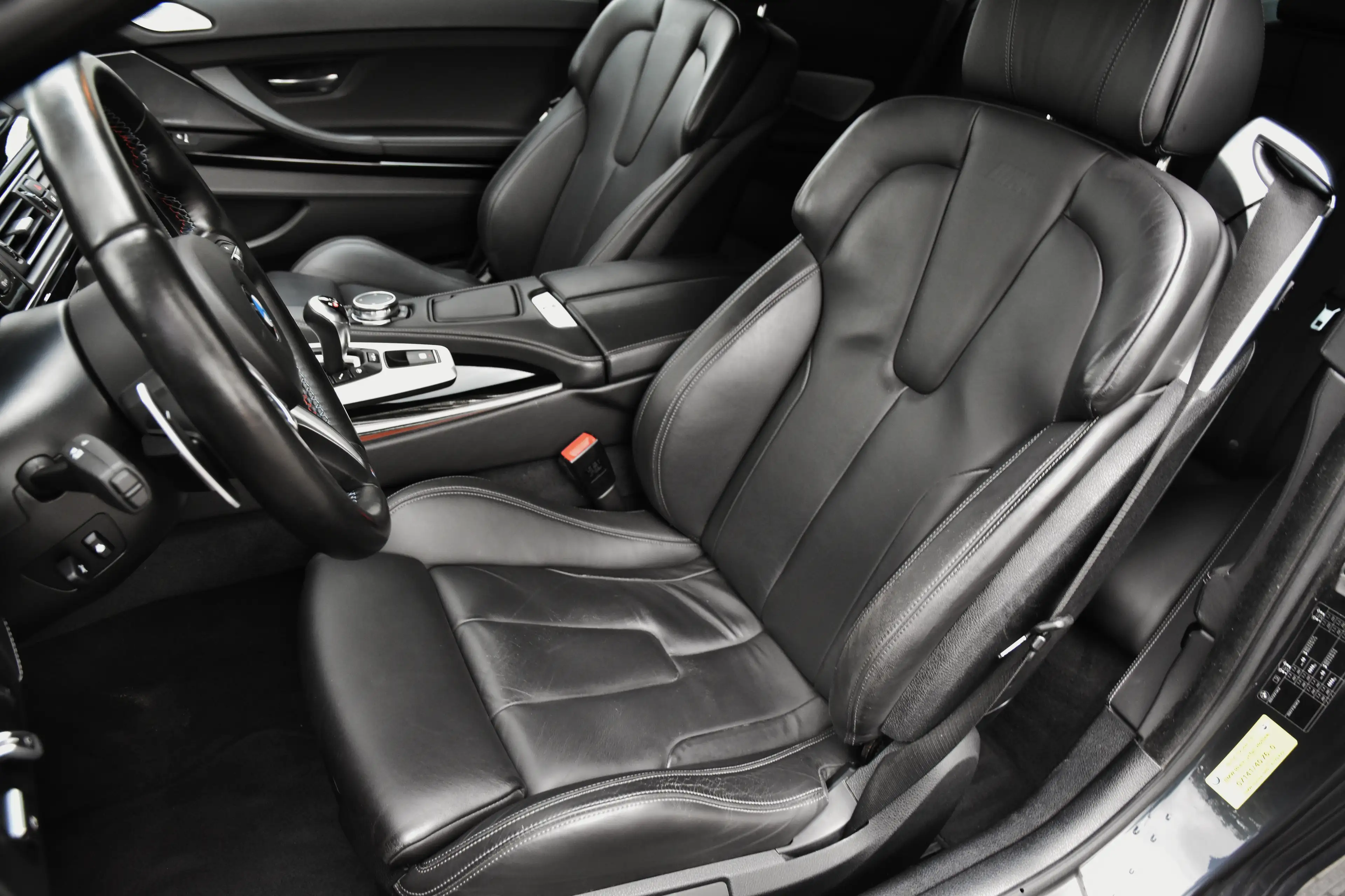 BMW M6 4.4 V8 DKG COUPE ** FULL HISTORY / FULL OPTION *** — photo 15