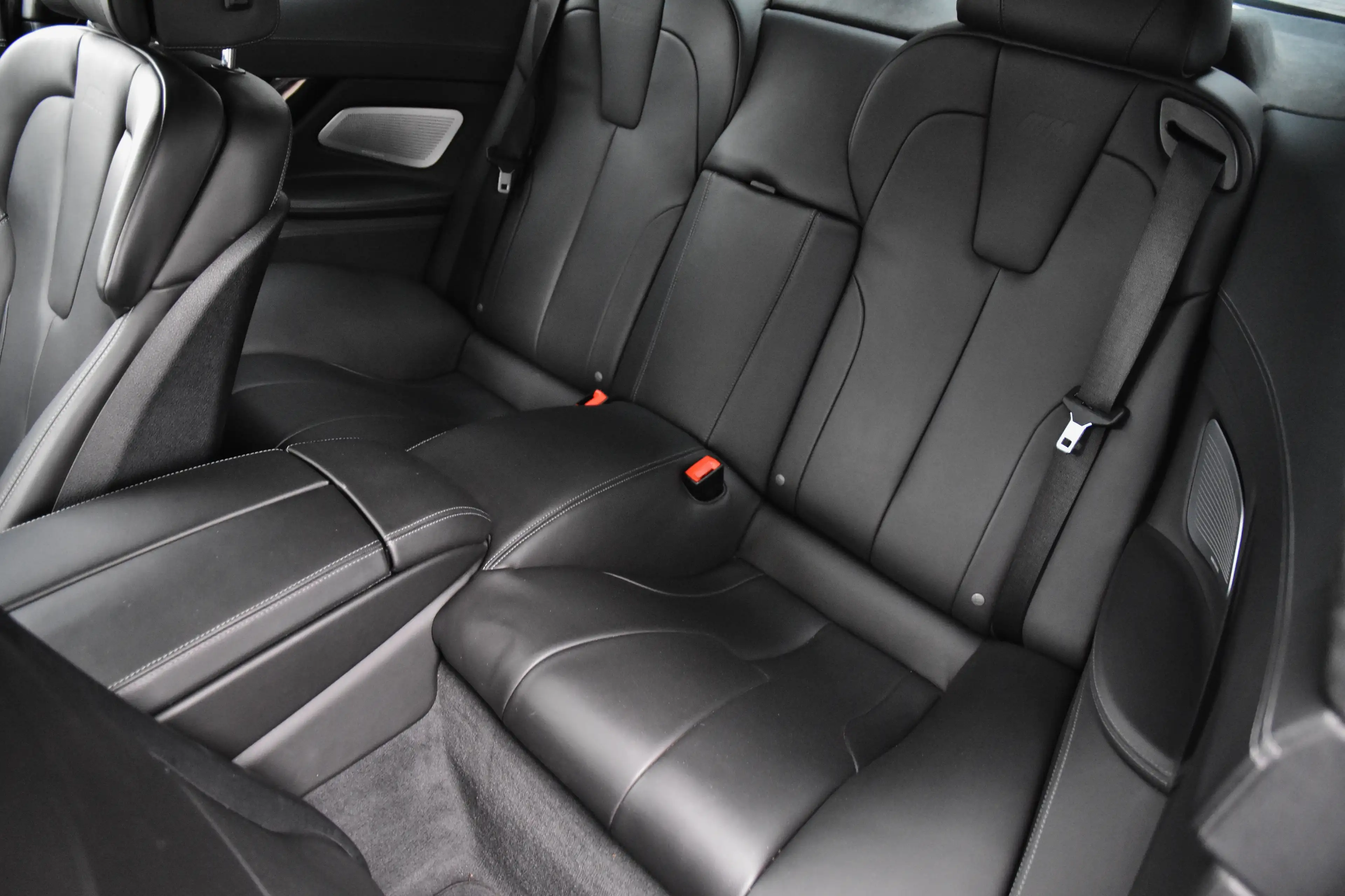 BMW M6 4.4 V8 DKG COUPE ** FULL HISTORY / FULL OPTION *** — photo 12