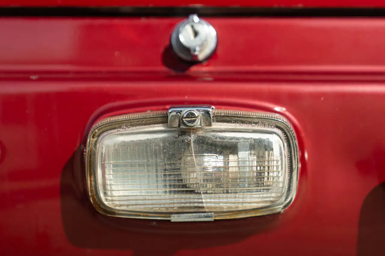 Aston Martin DB6 SPORTS SALOON, foto 3