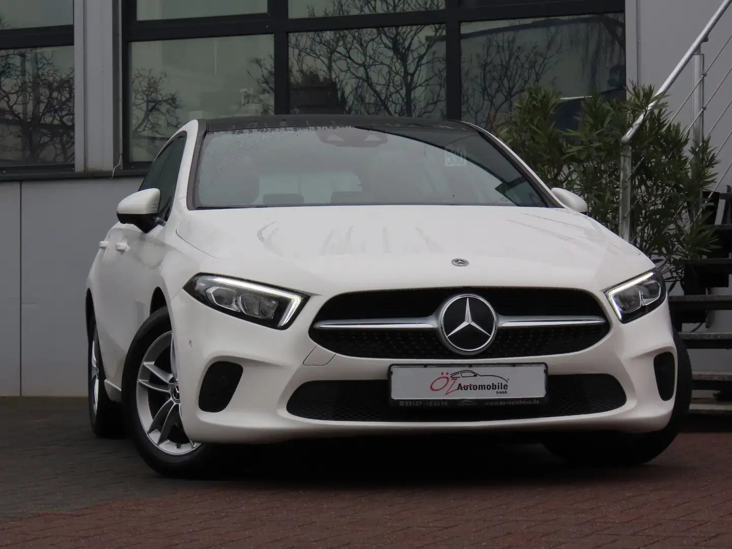 Mercedes-Benz A 180 d Autom. Panorama 360° Sitzheizung Alb - 1