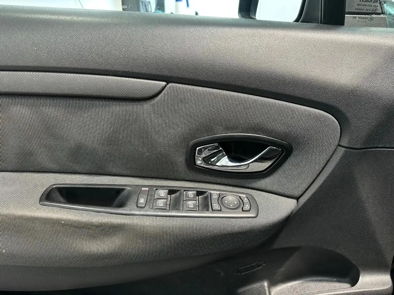 Renault Megane Grandtour — photo 20