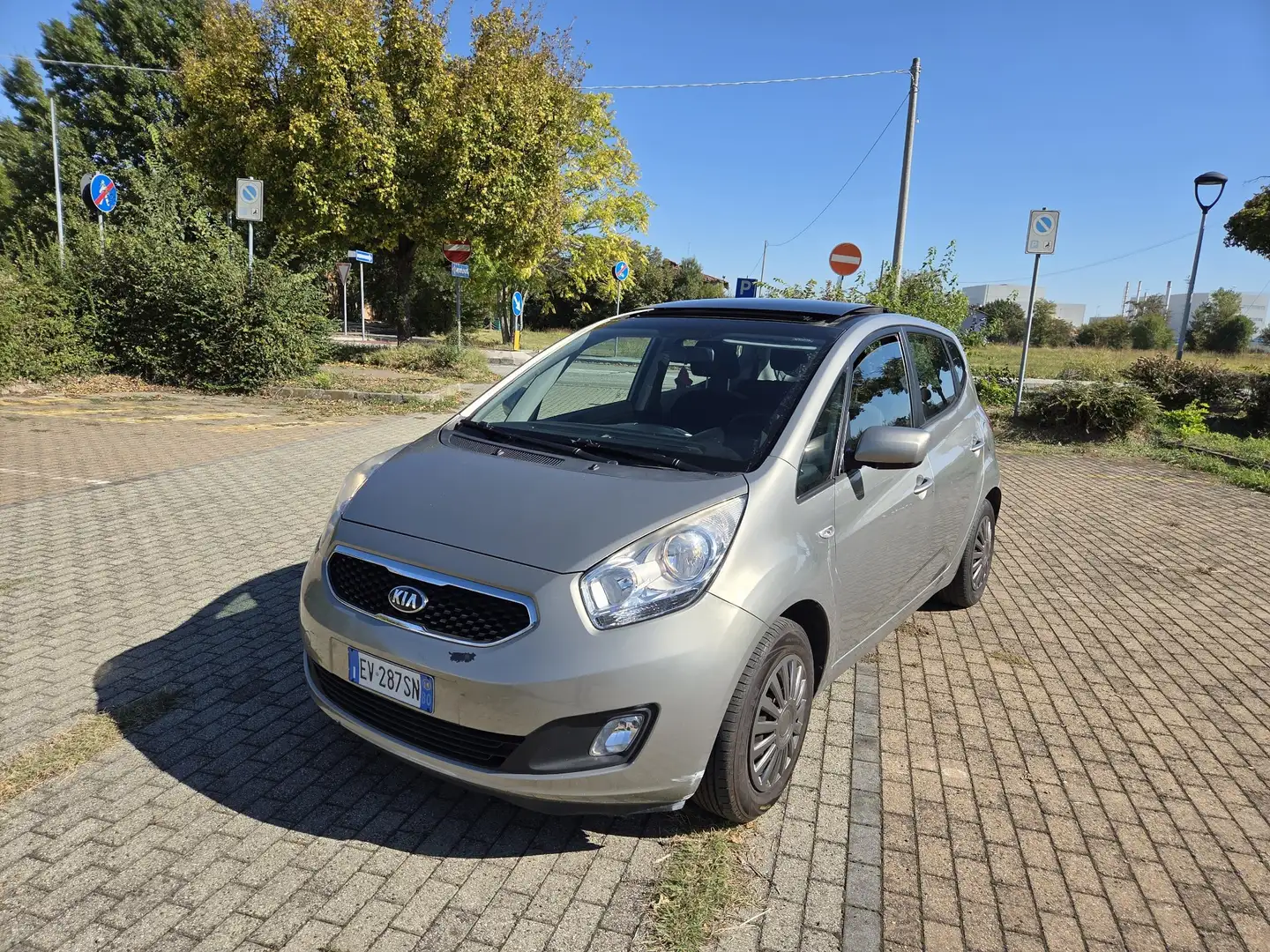 Kia Venga 1.4 Active c/t.pan. s/CL,sen.par. eco Gpl - 1