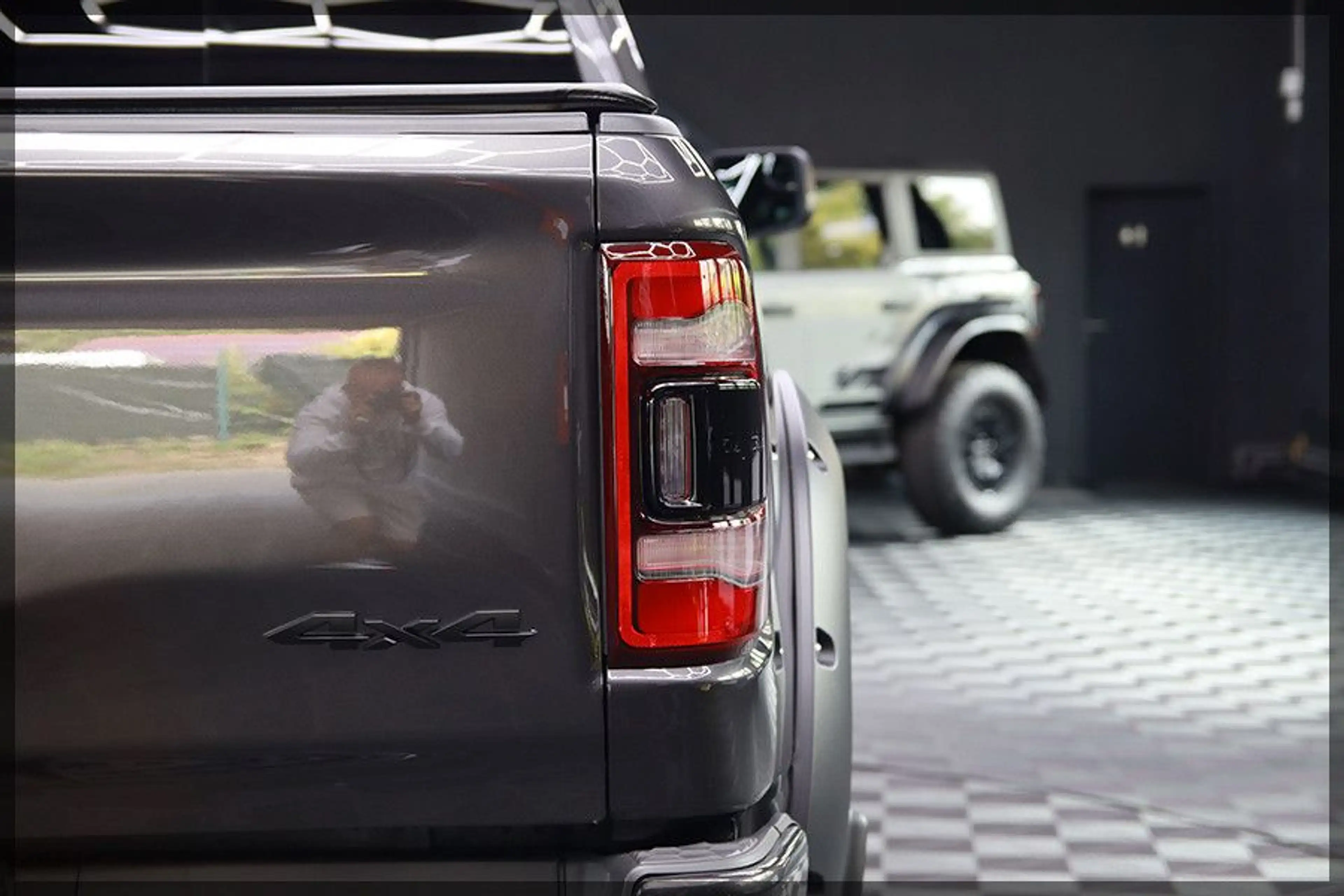 Dodge RAM GT 5.7 HEMI LARAMIE PANO / CAM / PDC — photo 10