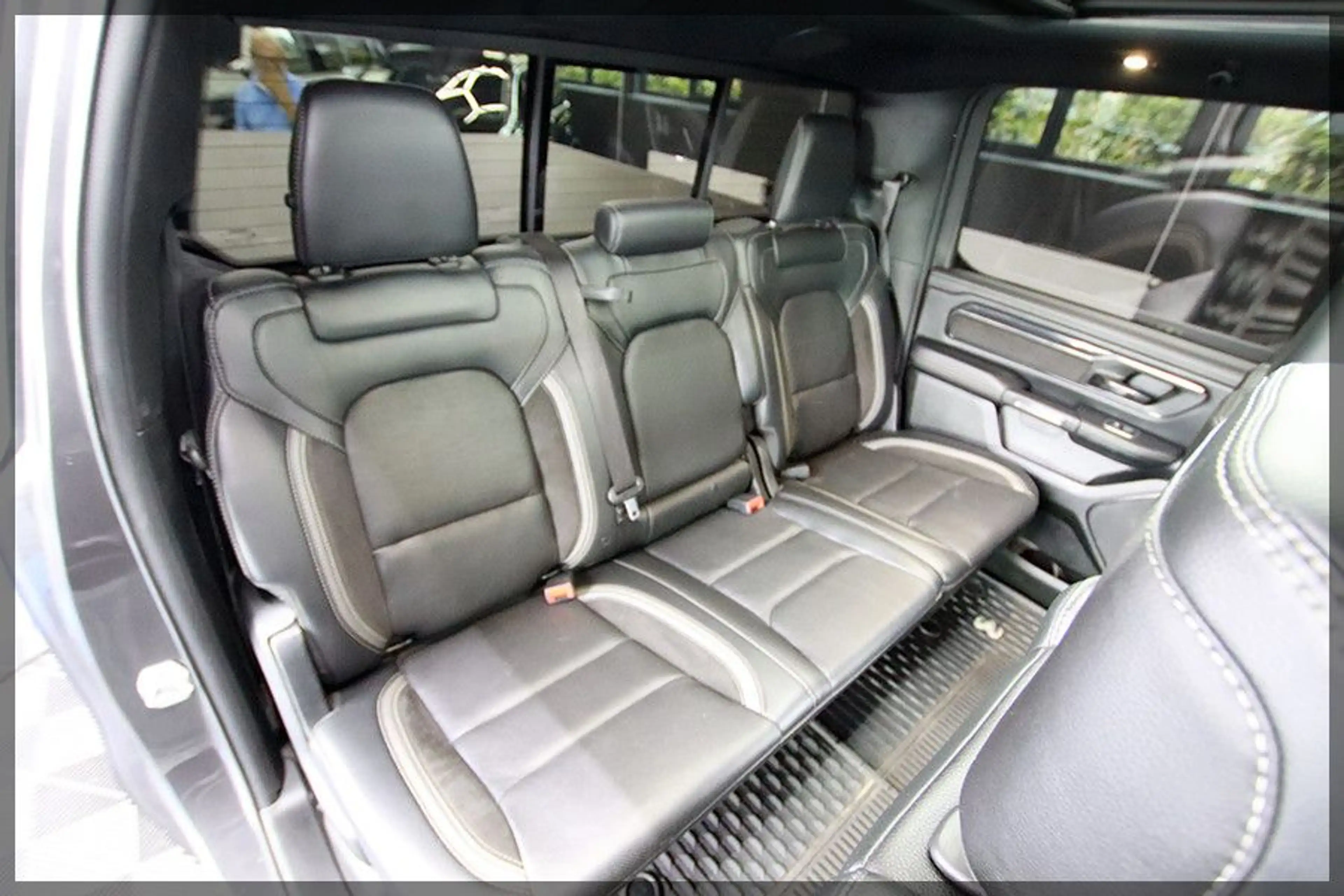 Dodge RAM GT 5.7 HEMI LARAMIE PANO / CAM / PDC — photo 15