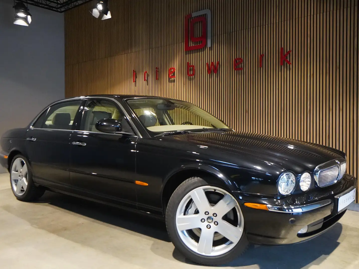 Jaguar XJR Super V8 Lang-BRD-1 Halter-U-Frei-48TKM-Top Zust. Schwarz - 2