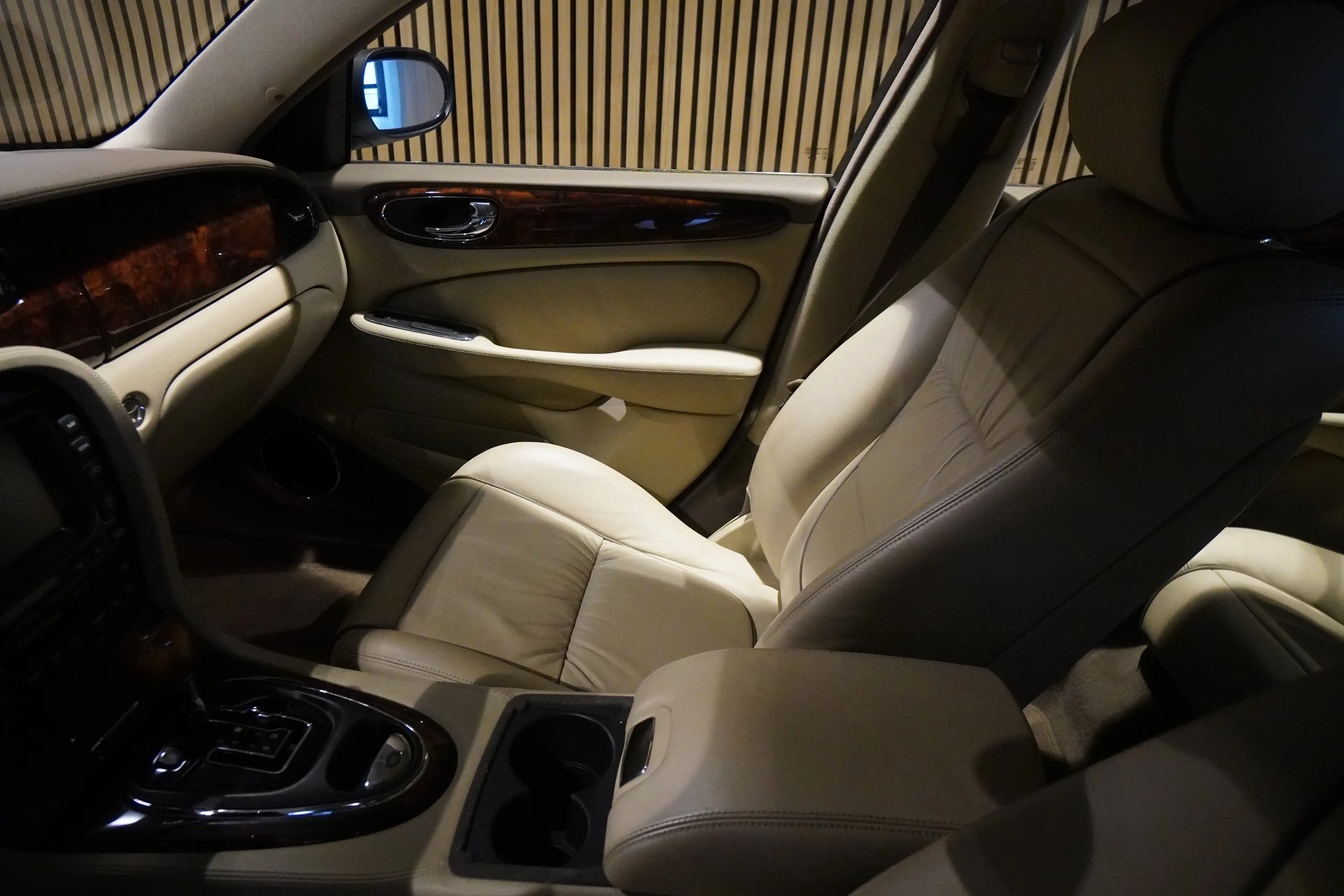 Jaguar XJR Super V8-BRD-1 Halter-U-Frei-48500 TKM-Top-Zustand — photo 8
