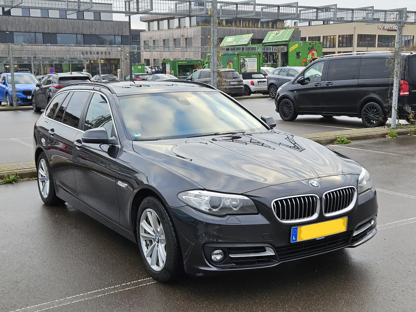 BMW 530 530d Touring Aut. Luxury Line Gris - 1